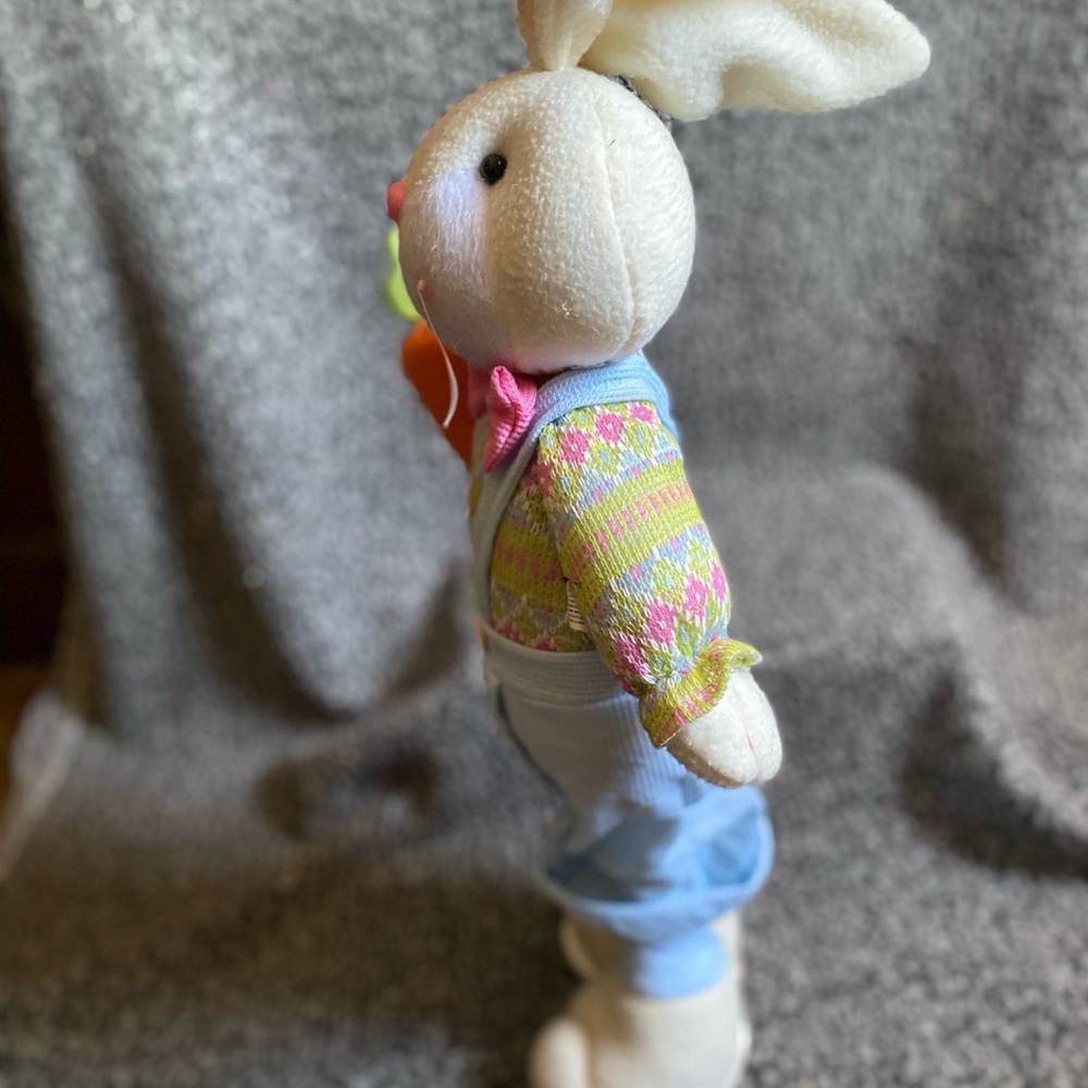 Adorable Bunny Couple Decor - Picture 8 of 11